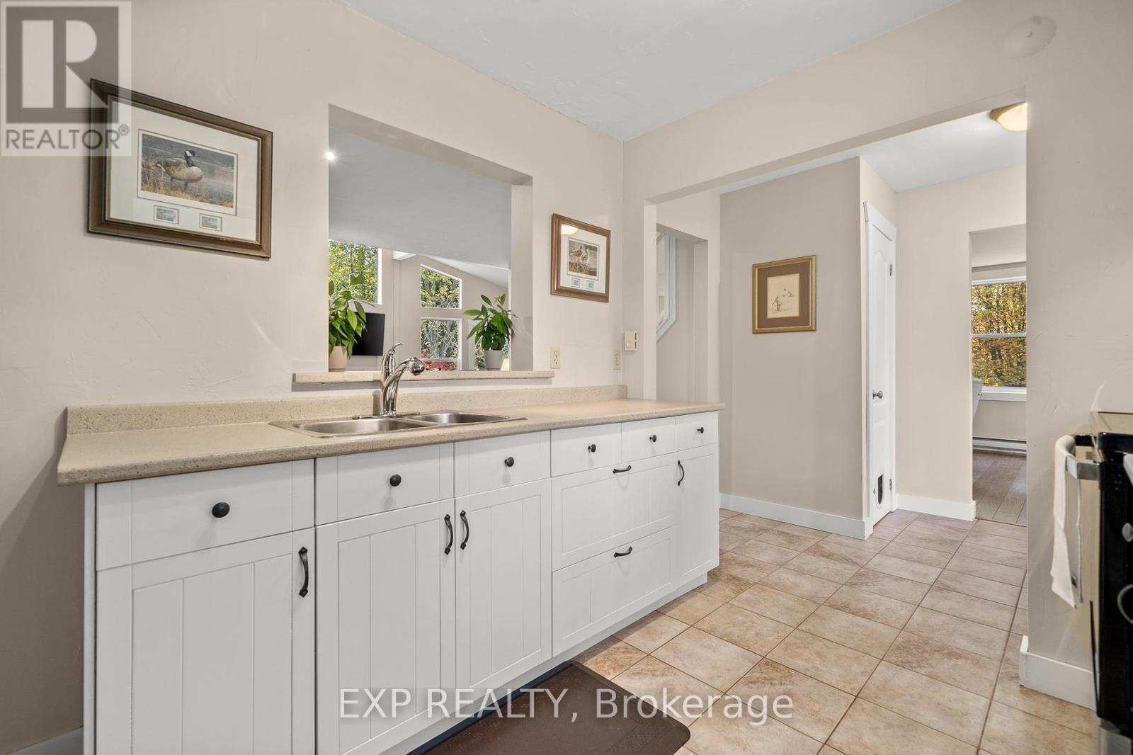 17682 Loyalist Parkway, Prince Edward County, Ontario  K0K 3L0 - Photo 7 - X12138181