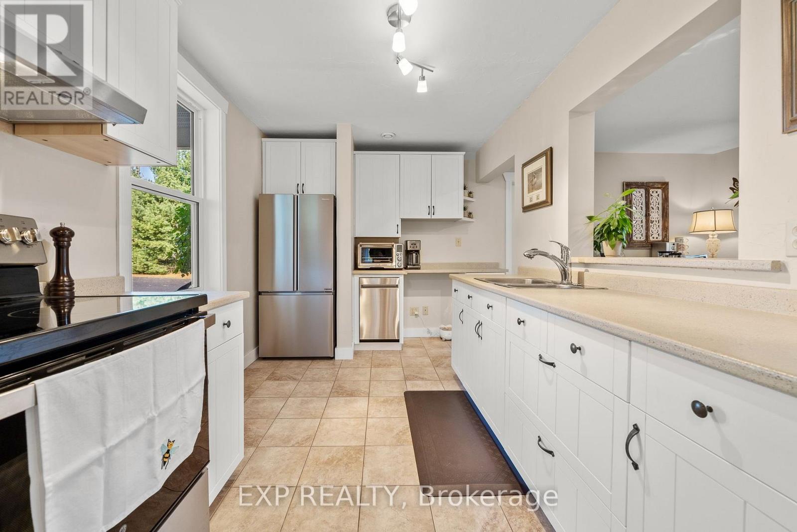 17682 Loyalist Parkway, Prince Edward County, Ontario  K0K 3L0 - Photo 8 - X12138181