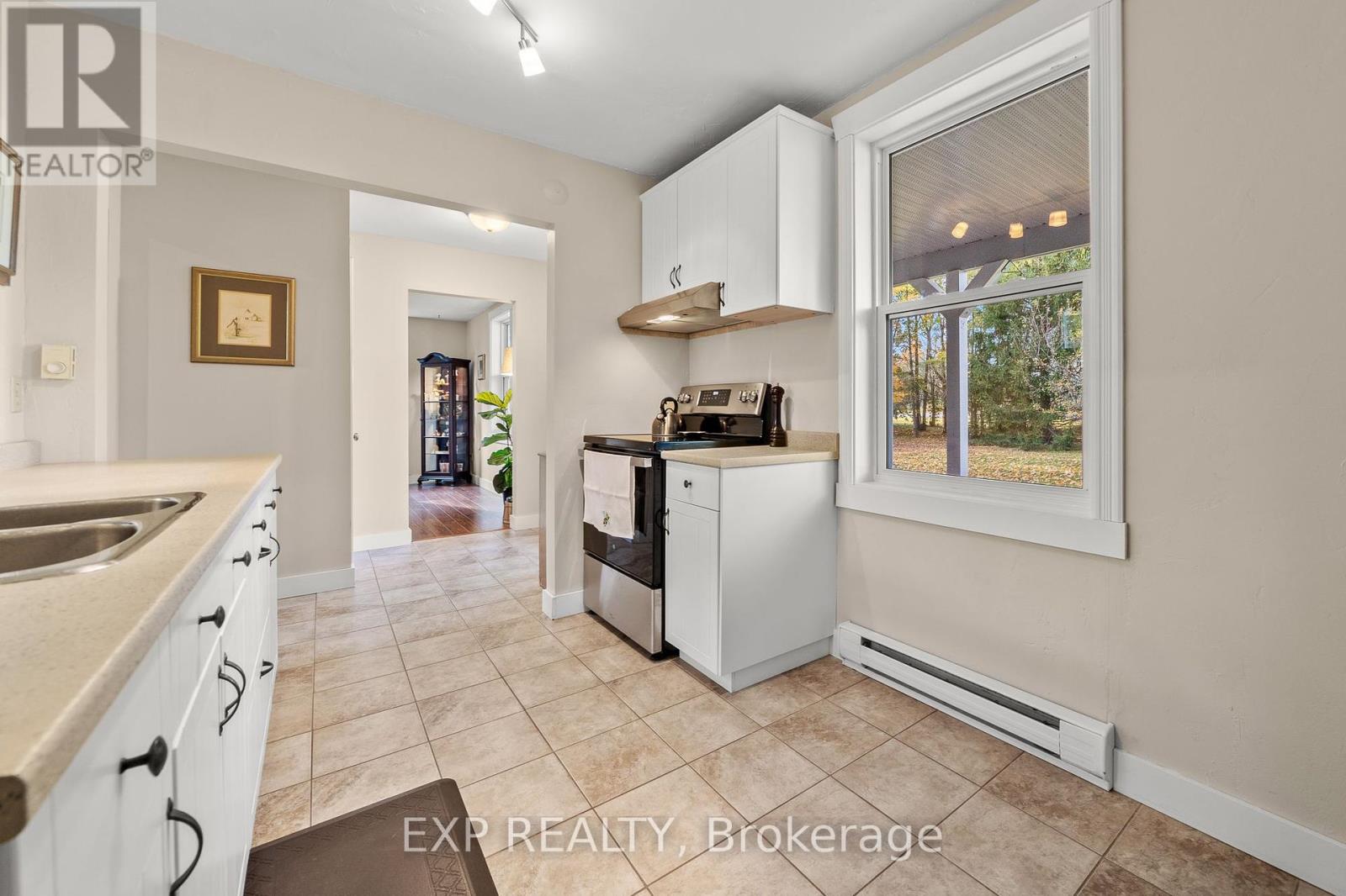 17682 Loyalist Parkway, Prince Edward County, Ontario  K0K 3L0 - Photo 9 - X12138181