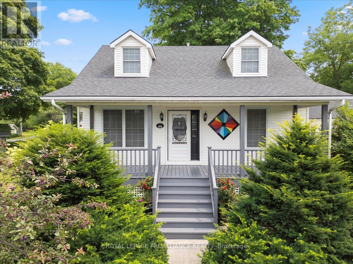 98 BRIDGE STREET, Prince Edward County, Ontario