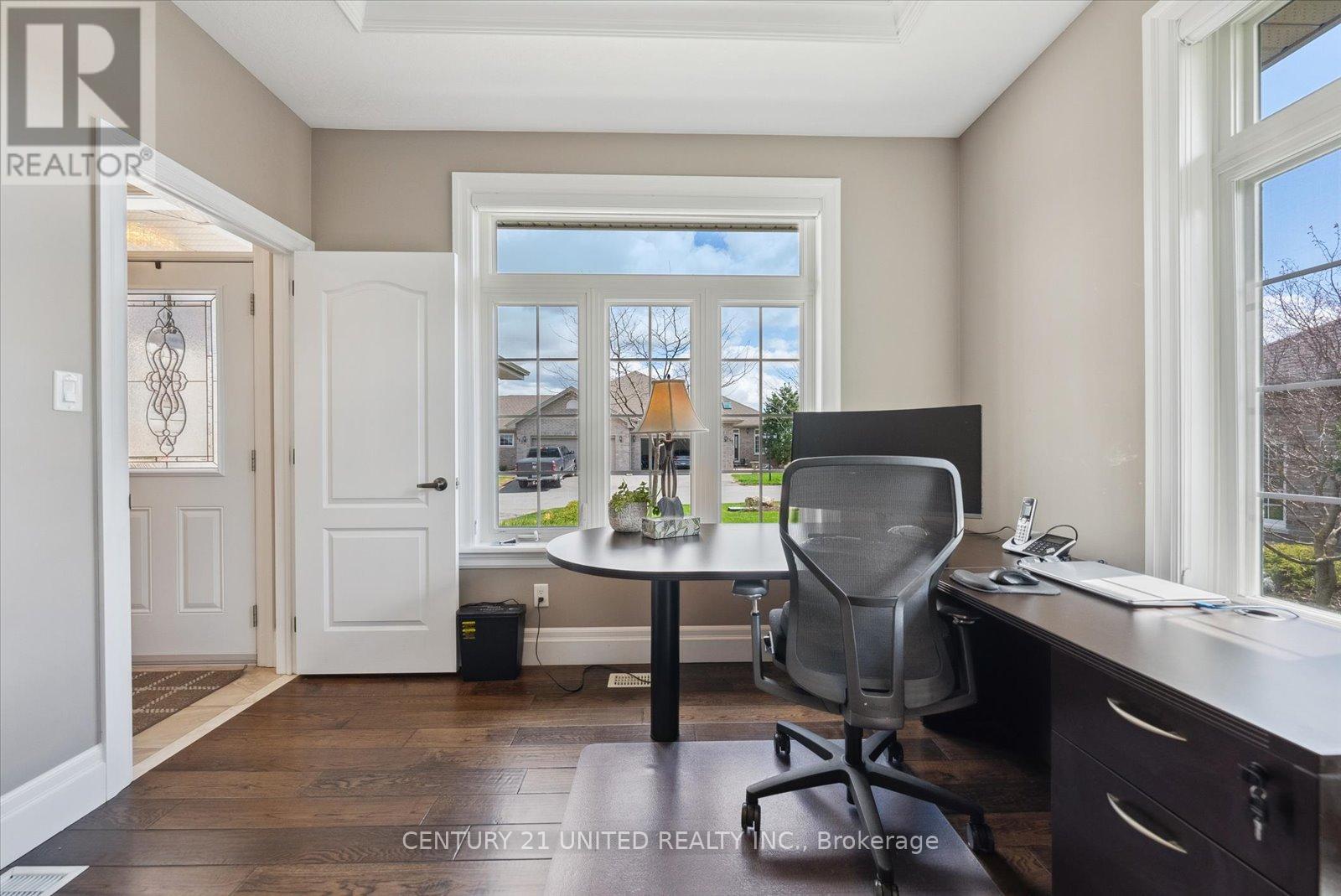154 - 301 Carnegie Avenue, Peterborough North, Ontario  K9L 0B3 - Photo 14 - X12138256