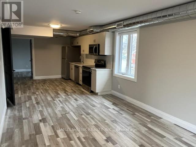 201 - 460 Victoria Street, Warwick, Ontario  N0M 2S0 - Photo 3 - X12138215