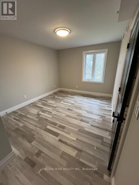 201 - 460 Victoria Street, Warwick, Ontario  N0M 2S0 - Photo 4 - X12138215