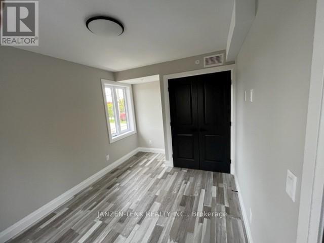 201 - 460 Victoria Street, Warwick, Ontario  N0M 2S0 - Photo 5 - X12138215