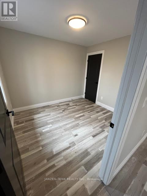 201 - 460 Victoria Street, Warwick, Ontario  N0M 2S0 - Photo 7 - X12138215