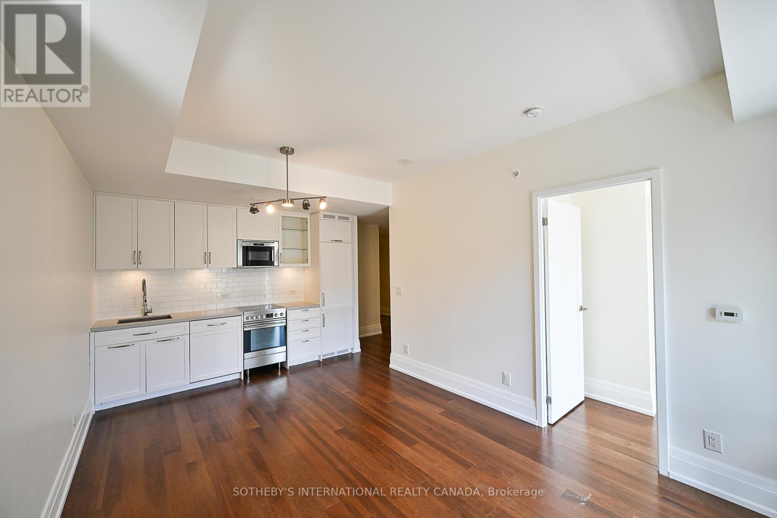 312 - 25 Malcolm Road, Toronto, Ontario  M4G 1X7 - Photo 1 - C12137915