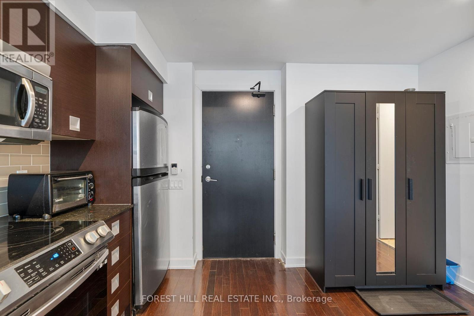 1101 - 33 Charles Street, Toronto, Ontario  M4Y 1R9 - Photo 2 - C12137996