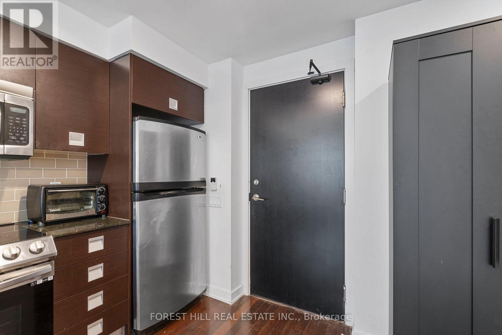 1101 - 33 Charles Street, Toronto, Ontario  M4Y 1R9 - Photo 3 - C12137996
