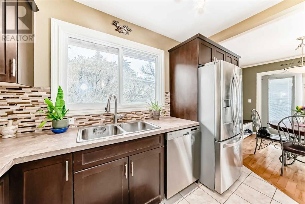 230 Jensen Drive Ne, Airdrie, Alberta  T4B 1P6 - Photo 7 - A2219045
