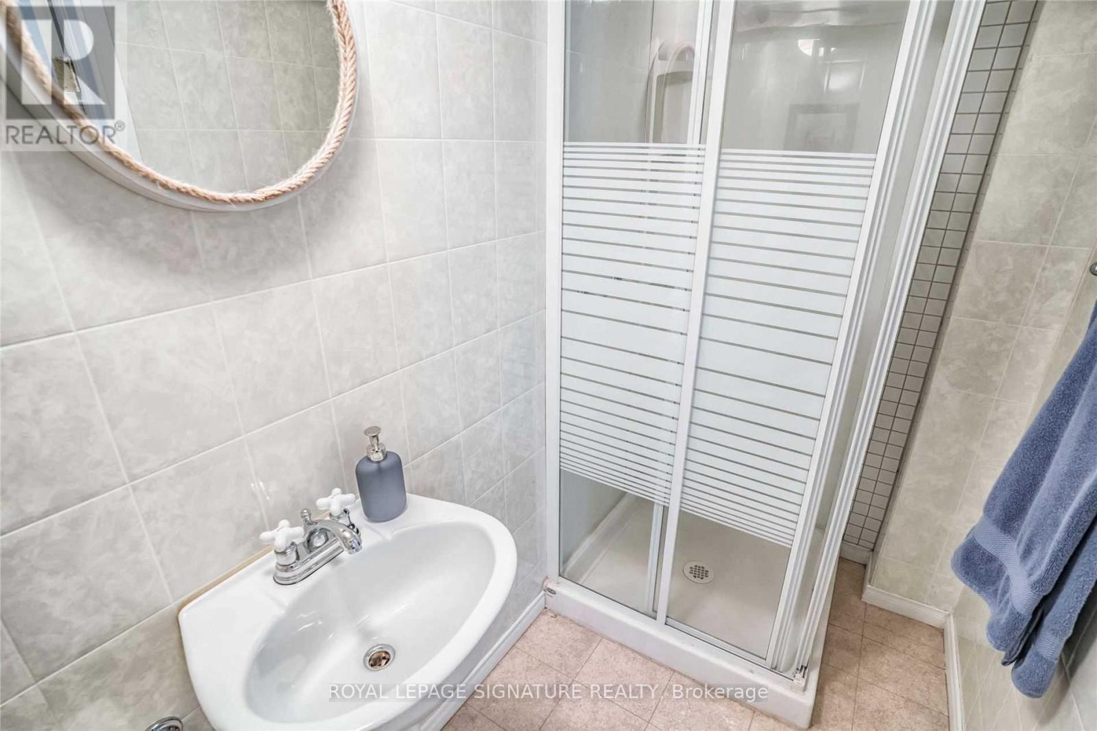 20 Roblin Avenue, Toronto (East York), Ontario  M4C 3P8 - Photo 22 - E12137989
