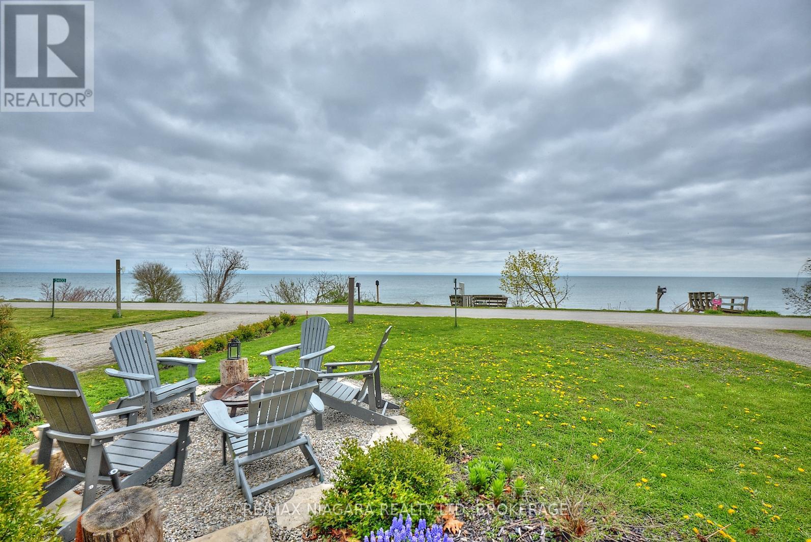 Property at 2401 LAKESHORE ROAD image 3