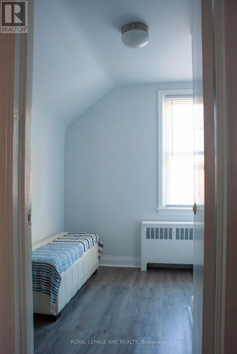 553 Carlton Street, St. Catharines, Ontario  L2M 4X6 - Photo 19 - X12138302