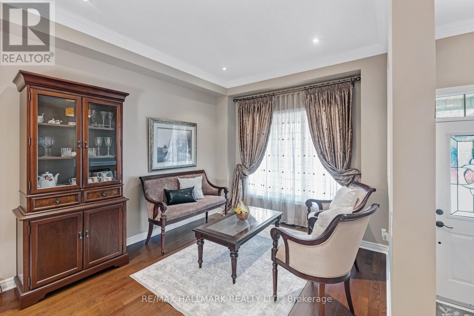 91 Capera Drive, Vaughan, Ontario  L4H 3K3 - Photo 6 - N12137985