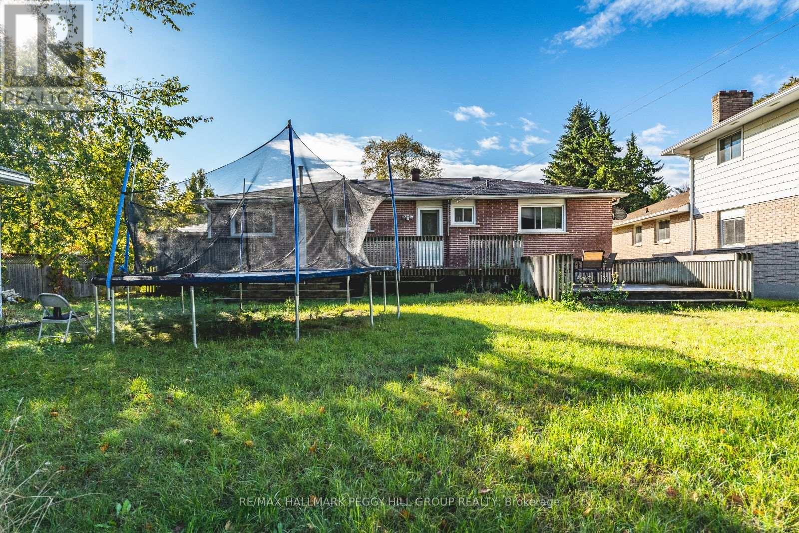 215 Phillips Street, Barrie, Ontario  L4N 3V2 - Photo 16 - S12138042