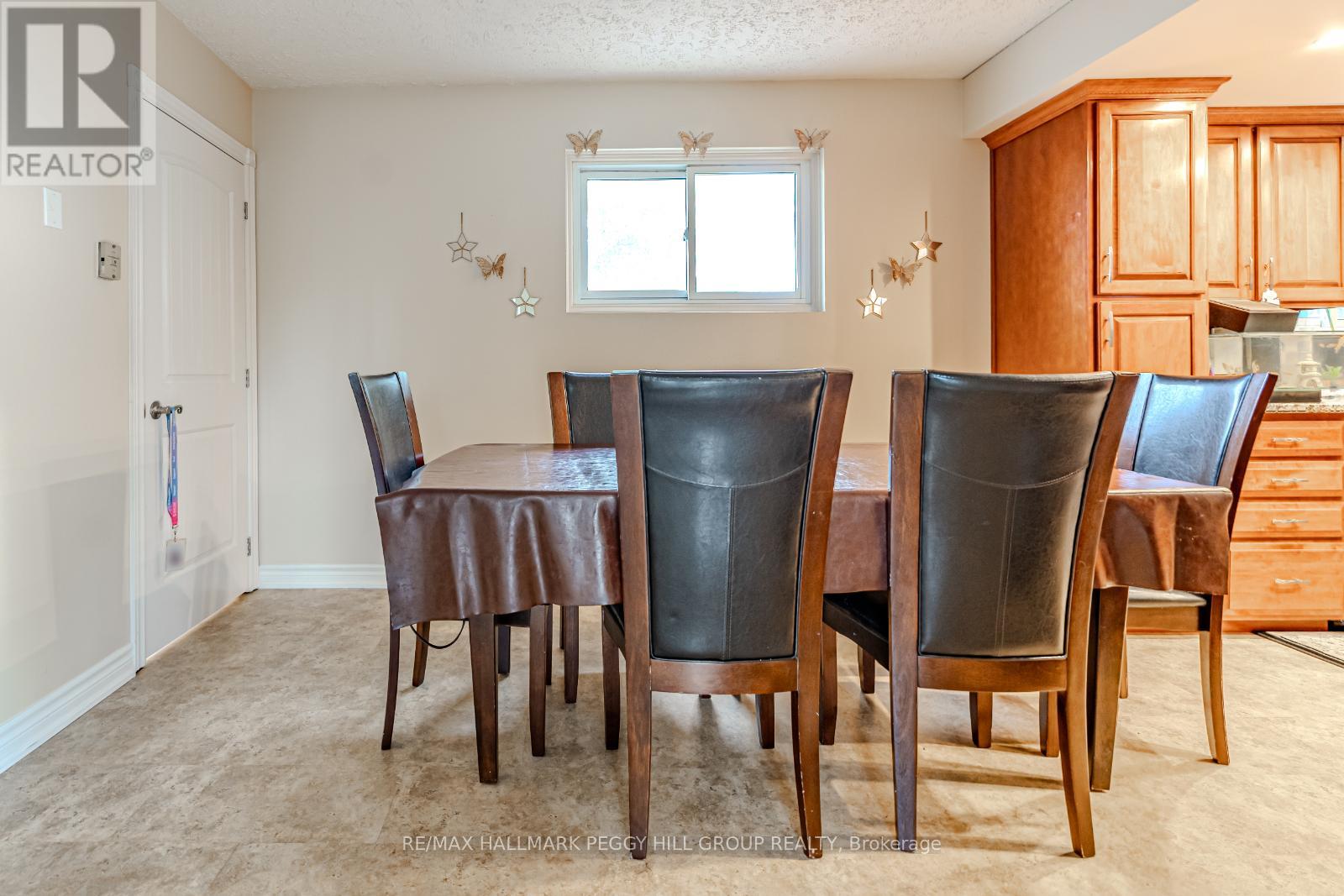 215 Phillips Street, Barrie, Ontario  L4N 3V2 - Photo 4 - S12138042
