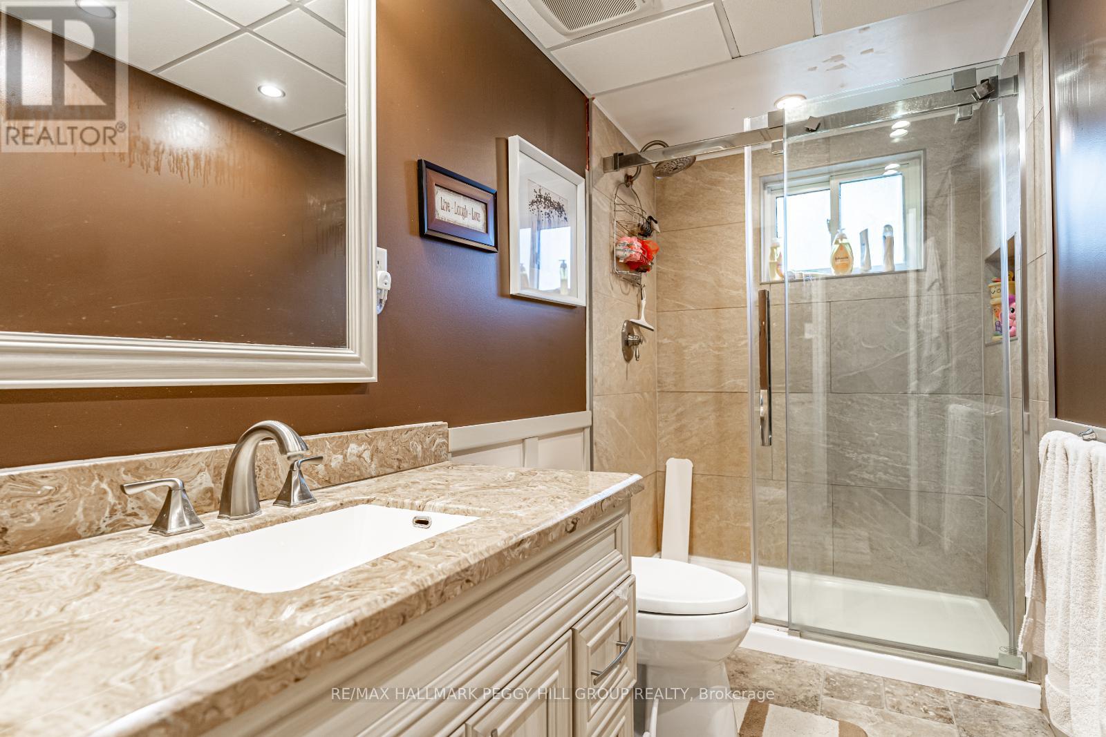 215 Phillips Street, Barrie, Ontario  L4N 3V2 - Photo 7 - S12138042