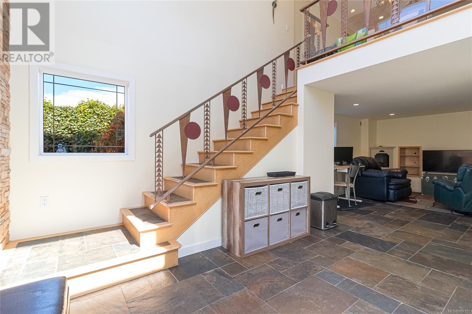 3872 Carey Rd, Saanich, British Columbia  V8Z 4C7 - Photo 37 - 999351