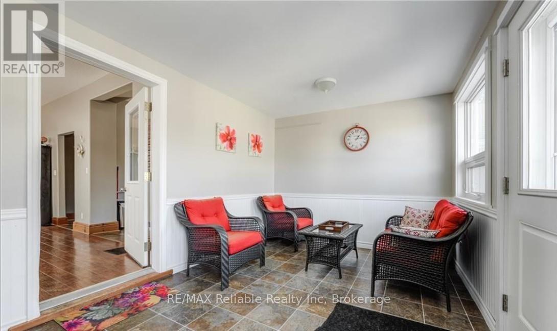 38 James Street, Huron East, Ontario  N0K 1W0 - Photo 15 - X12138247