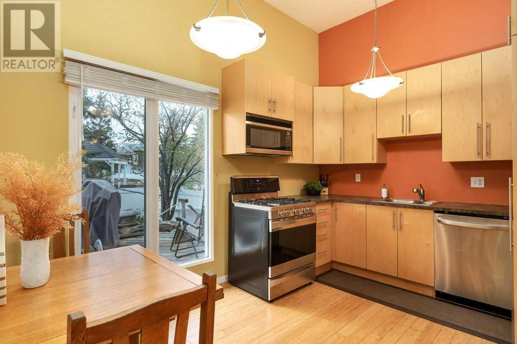 Property at 322 Brae Glen Road SW image 2
