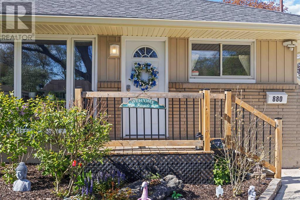 Property at 880 Devine STREET image 3