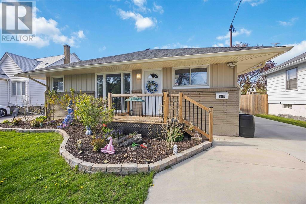 Property at 880 Devine STREET image 4