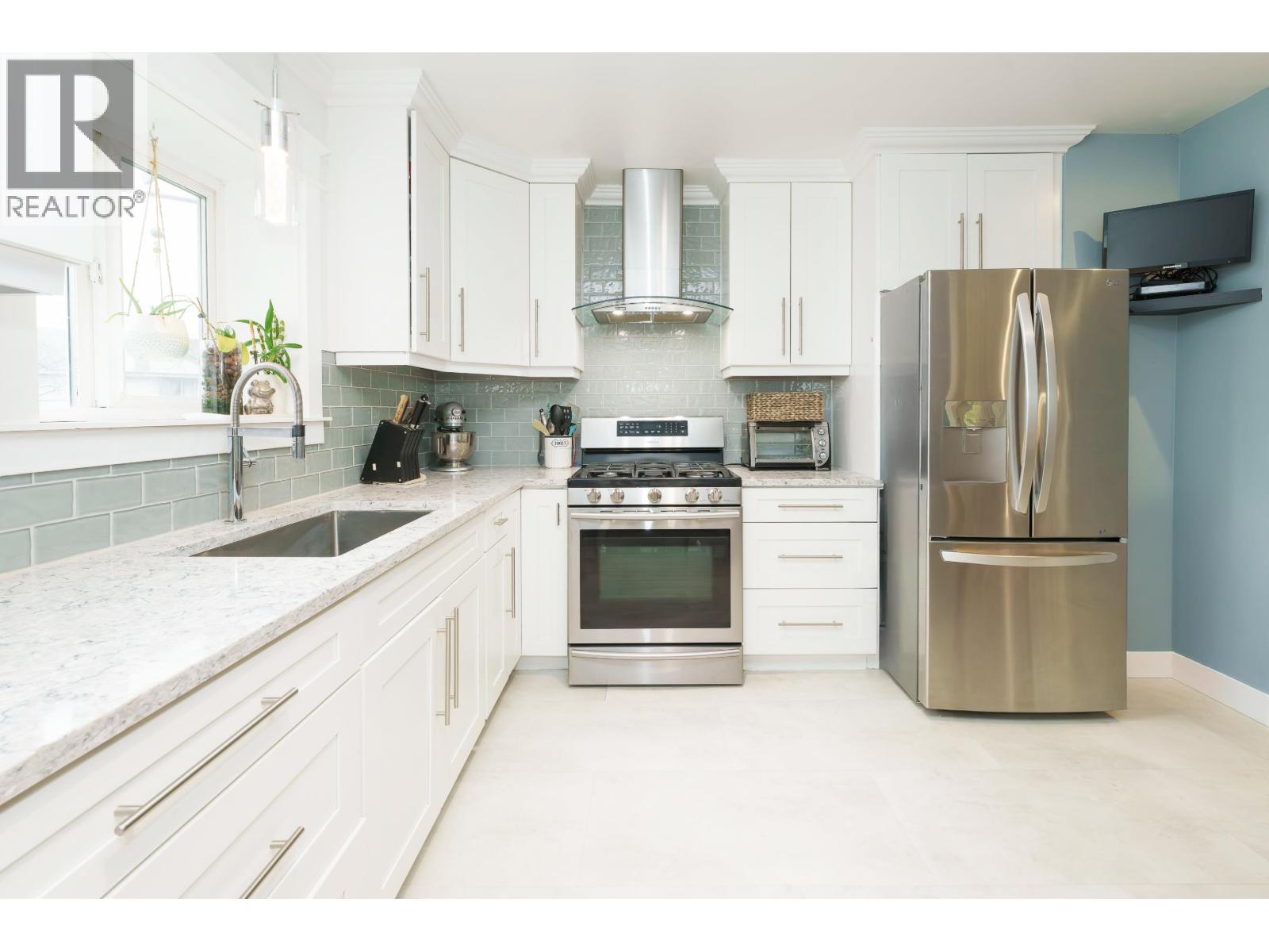 Property at 11943 232 STREET image 3