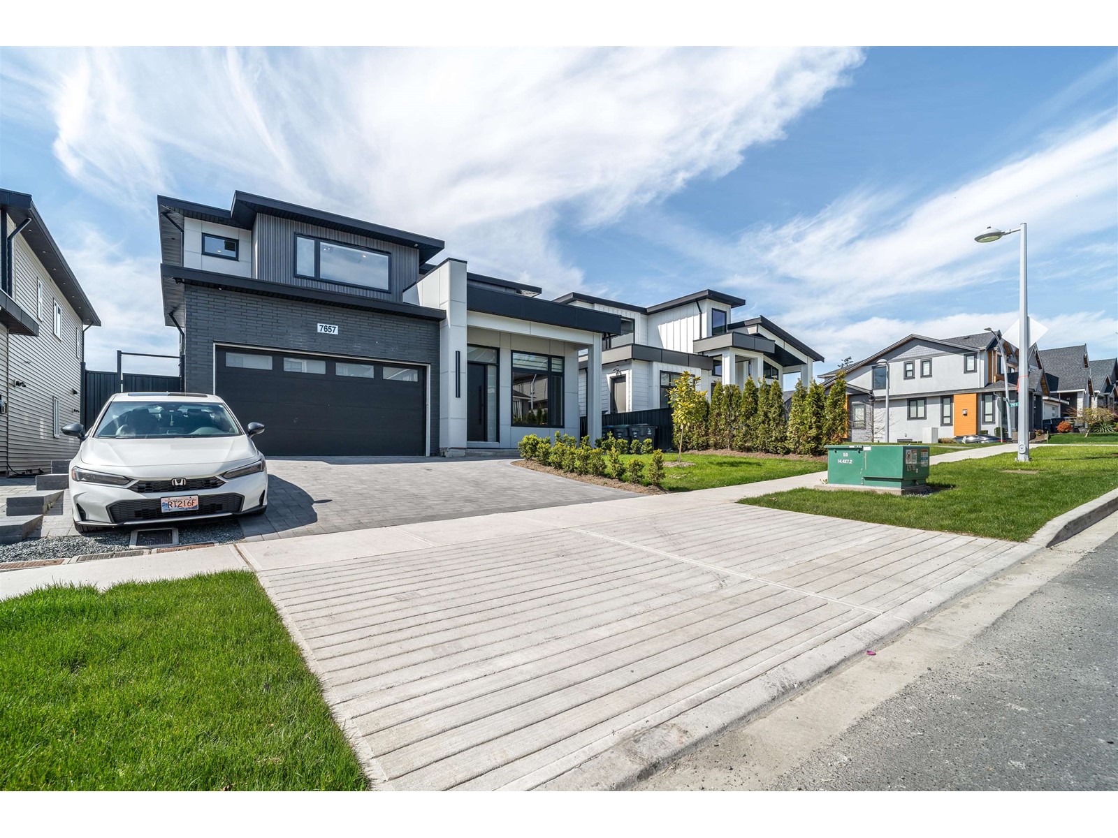 Property at 7657 155 STREET image 3
