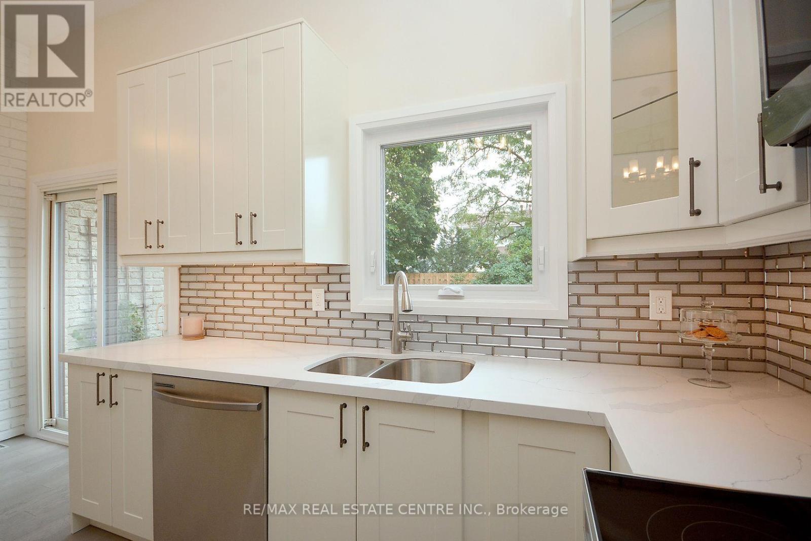 2912 Arvida Circle, Mississauga, Ontario  L5N 1R5 - Photo 18 - W12137903