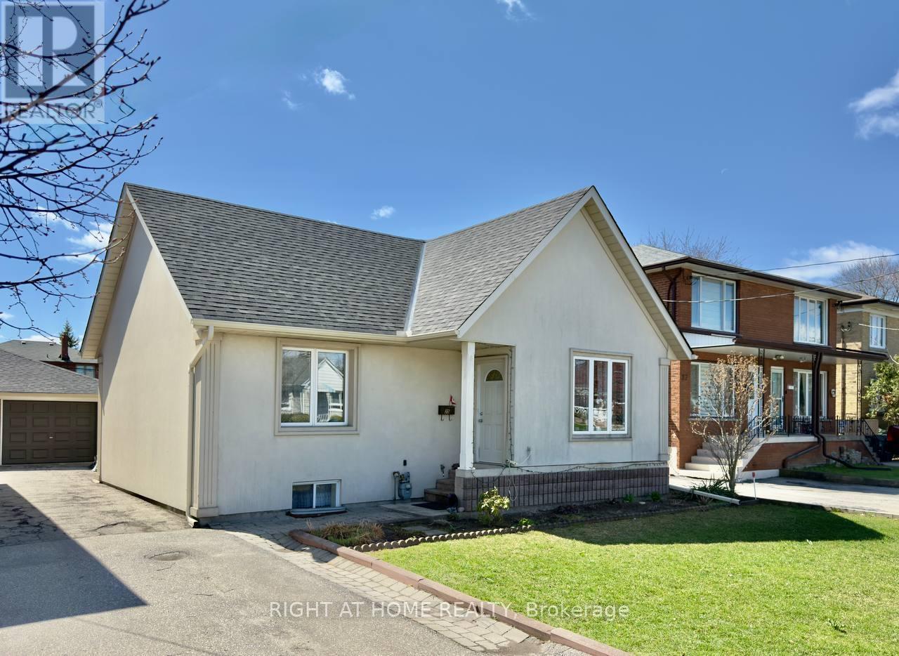 25 BURLINGAME ROAD, toronto (alderwood), Ontario