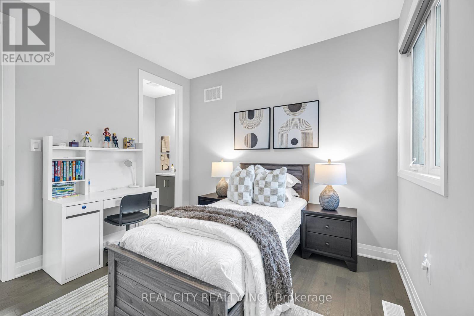3275 Harasym Trail, Oakville, Ontario  L6M 5L6 - Photo 37 - W12137942