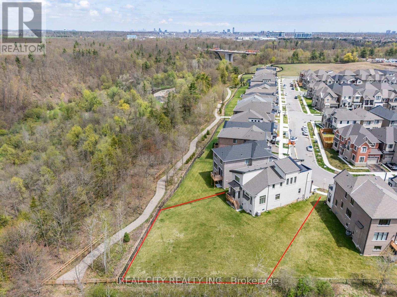 3275 Harasym Trail, Oakville, Ontario  L6M 5L6 - Photo 4 - W12137942