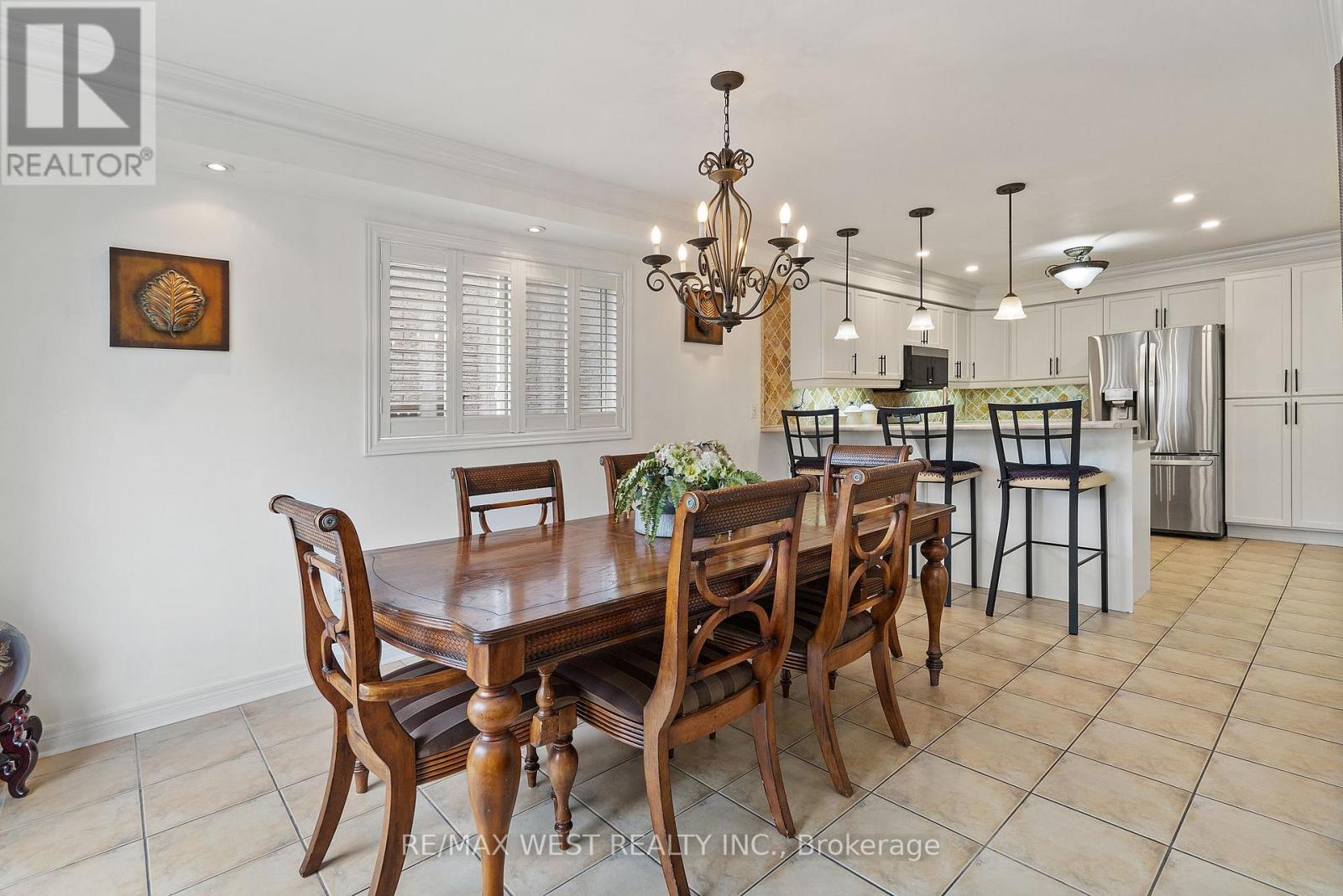 43 Humbershed Crescent, Caledon, Ontario  L7E 2X3 - Photo 4 - W12137945