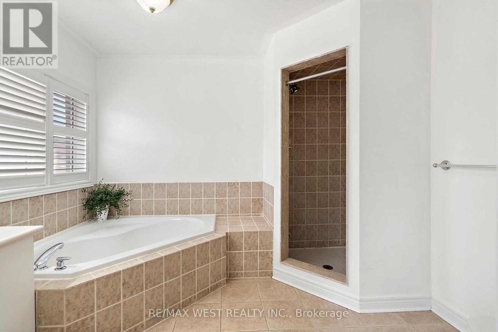 43 Humbershed Crescent, Caledon, Ontario  L7E 2X3 - Photo 7 - W12137945