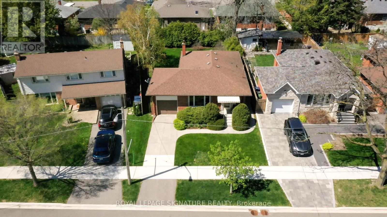 Property at 18 ELDERFIELD CRESCENT image 1