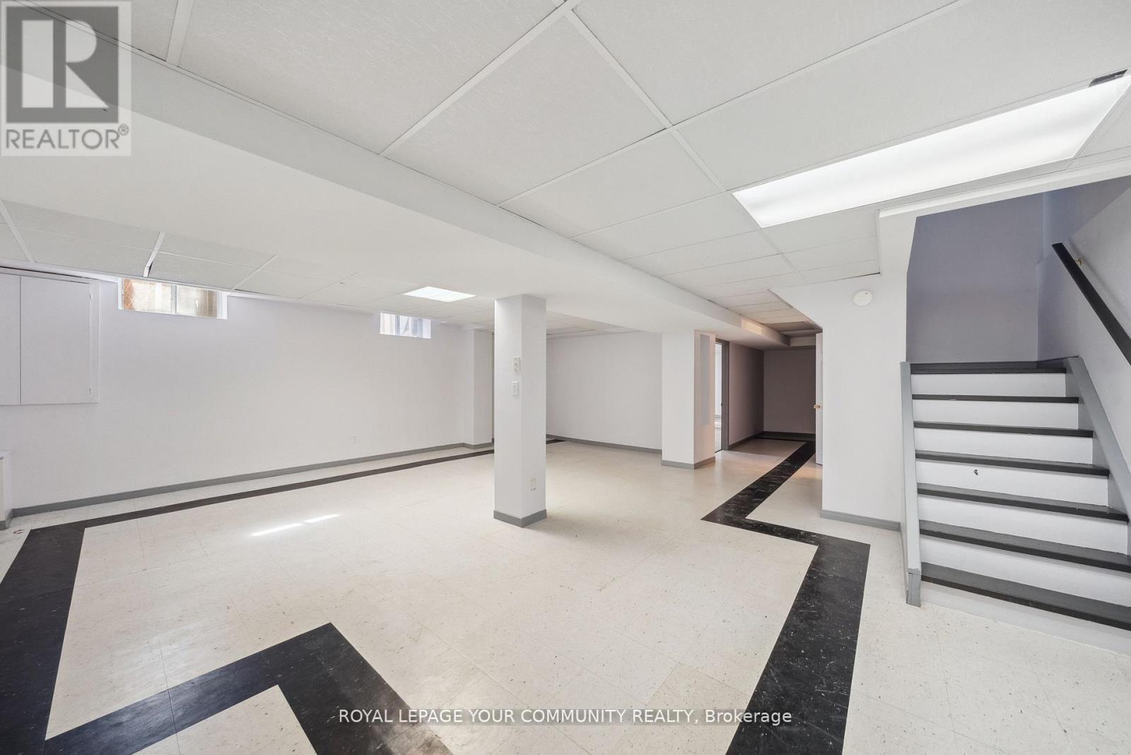 105 Redondo Drive, Vaughan (Beverley Glen), Ontario  L4J 7S6 - Photo 27 - N12138142