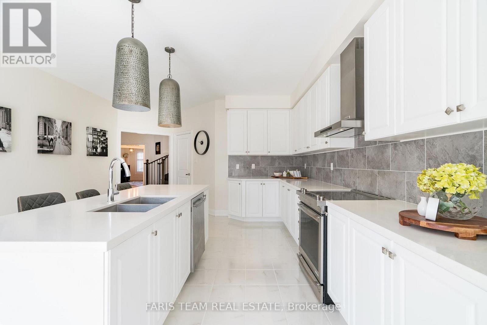 Property at 37 MUIRFIELD DRIVE image 4