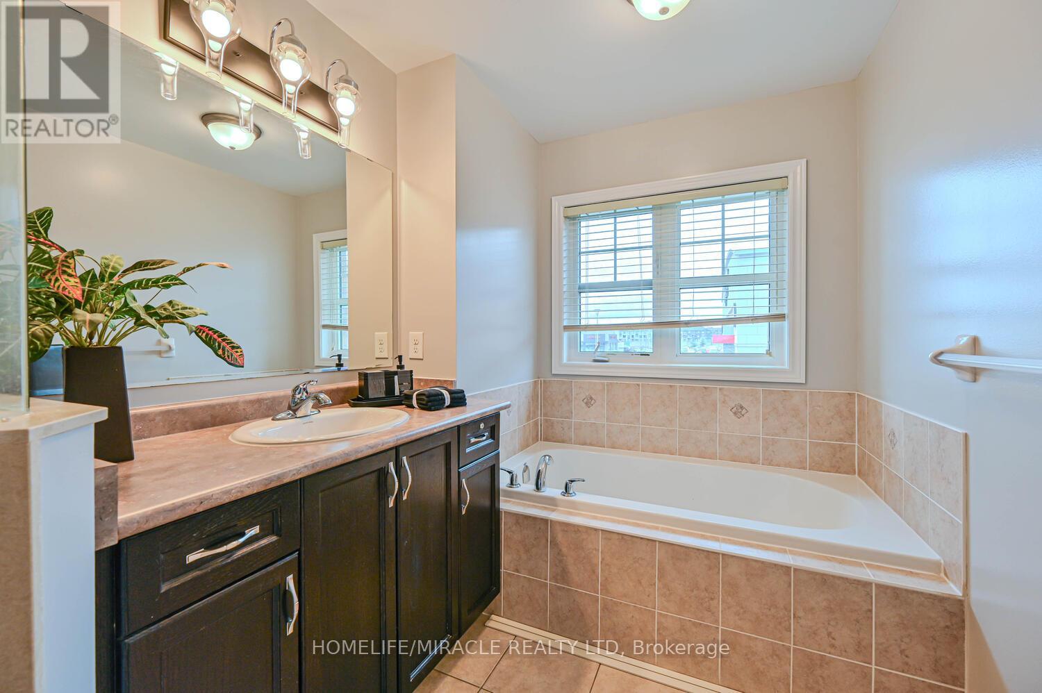 78 Goodsway Trail, Brampton, Ontario  L7A 4A5 - Photo 32 - W12138082