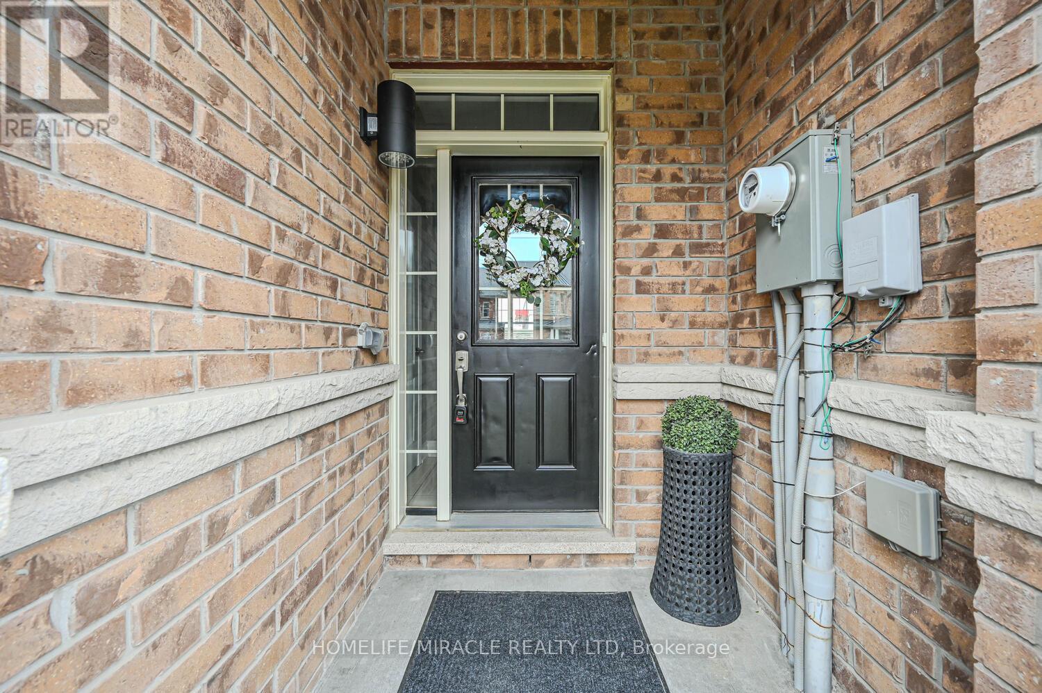 78 Goodsway Trail, Brampton, Ontario  L7A 4A5 - Photo 4 - W12138082