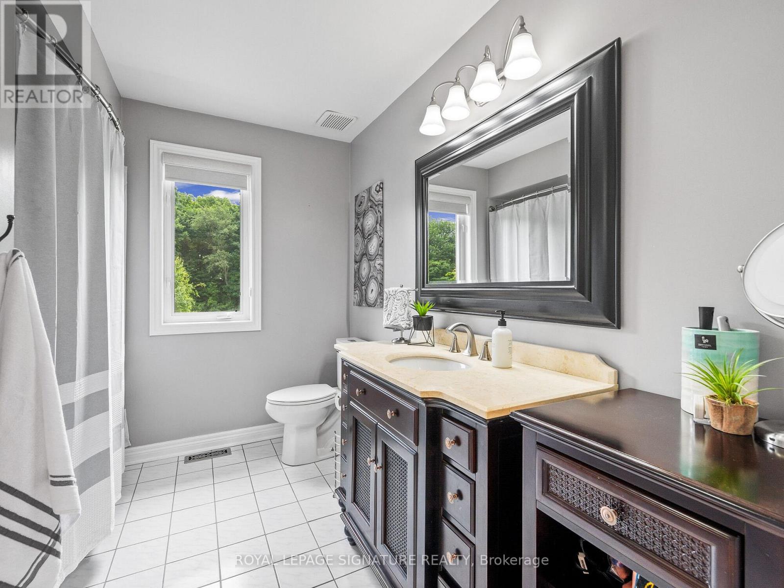 10 Forest Ridge Crescent, Halton Hills, Ontario  L0P 1H0 - Photo 24 - W12138109