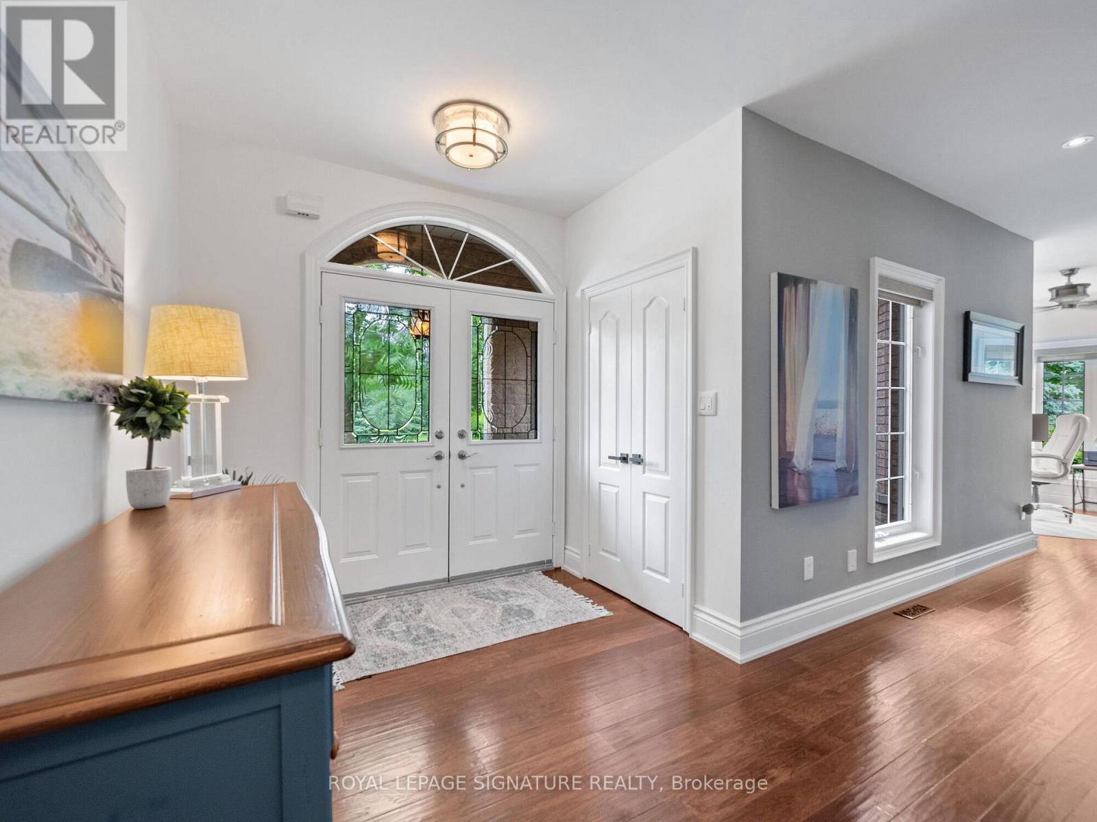 10 Forest Ridge Crescent, Halton Hills, Ontario  L0P 1H0 - Photo 4 - W12138109