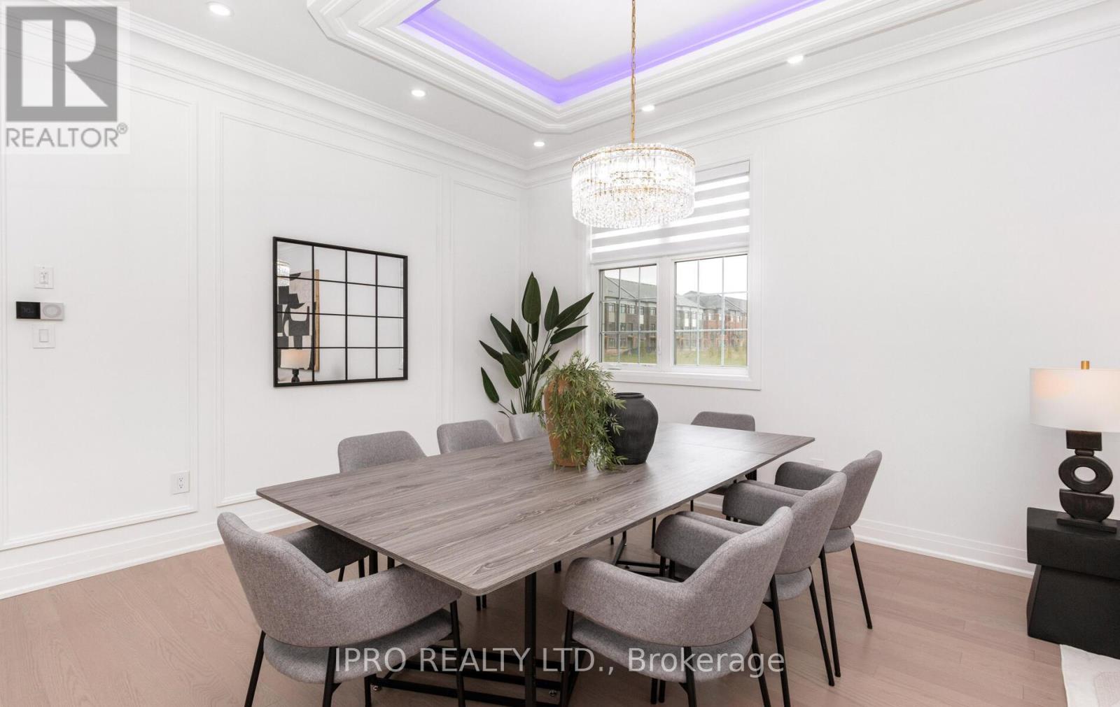 1364 Aymond Crescent, Oakville, Ontario  L6H 7W9 - Photo 8 - W12138115