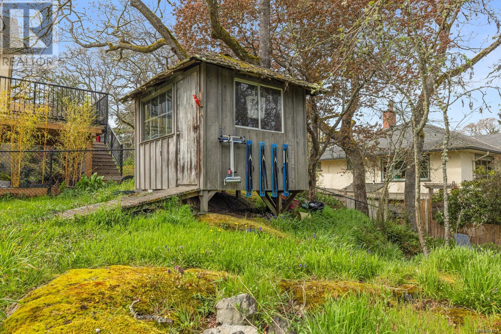 3406 Connorton Lane, Saanich, British Columbia  V8P 3K1 - Photo 17 - 999325