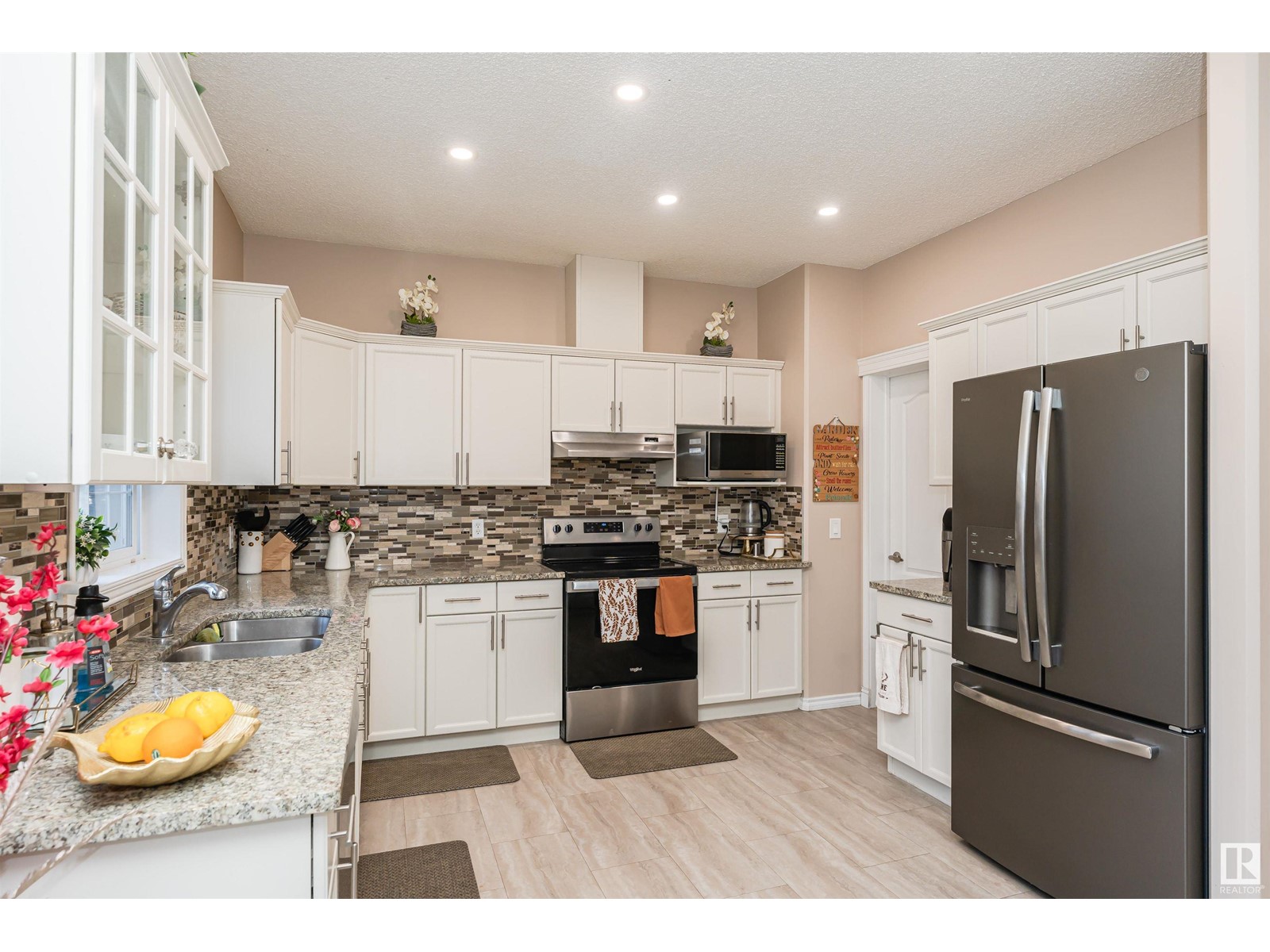Property at #3 1780 GLASTONBURY BV NW image 1