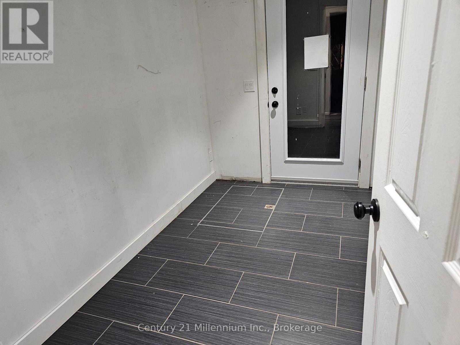 22 Market Street, Collingwood, Ontario  L9Y 3M6 - Photo 3 - S11953192