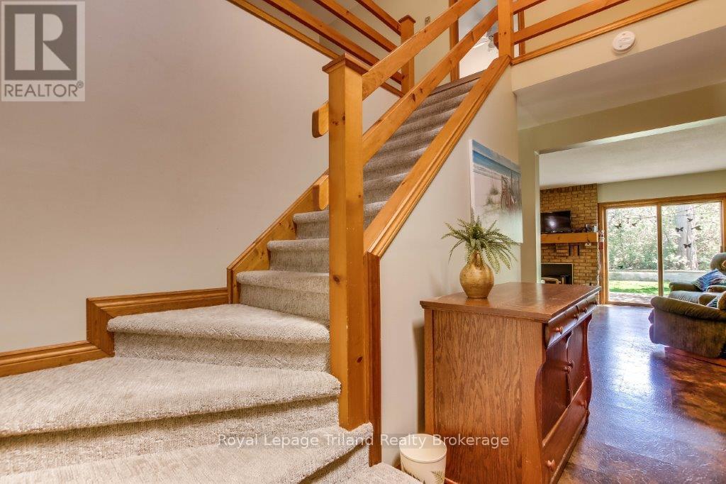 Photo 11 of 34 for 50 Warwick Avenue N