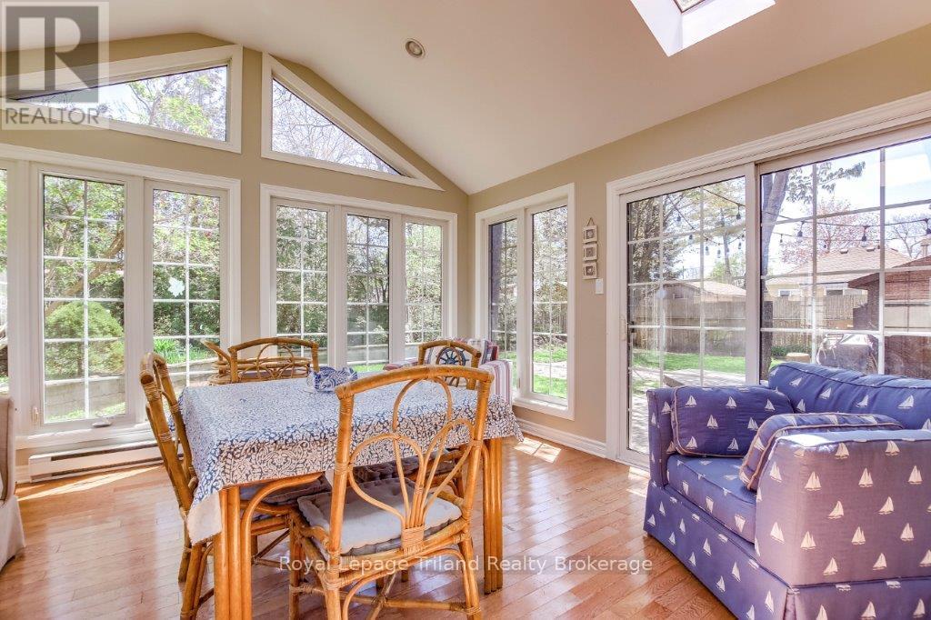 Photo 14 of 34 for 50 Warwick Avenue N