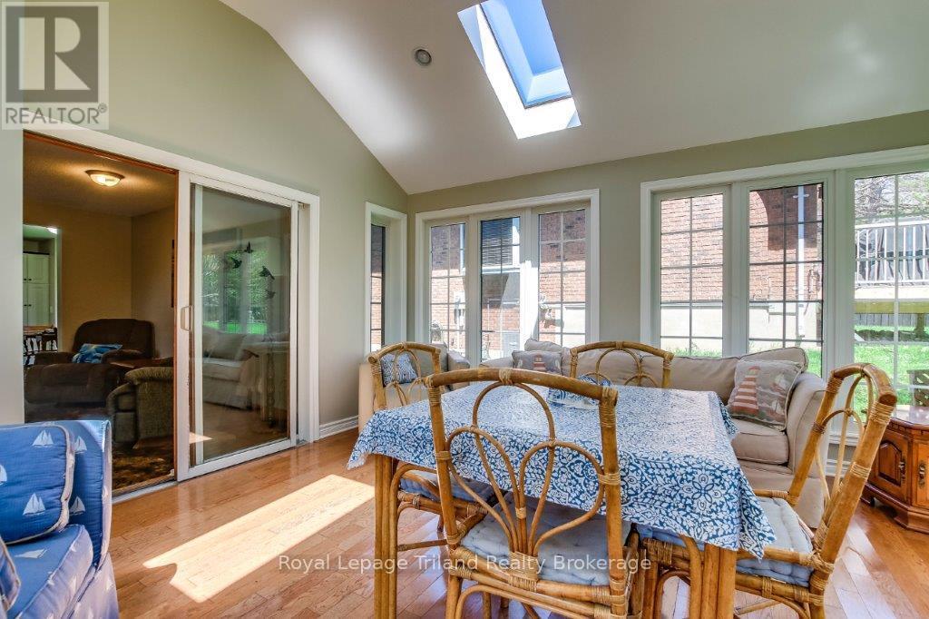 Photo 15 of 34 for 50 Warwick Avenue N