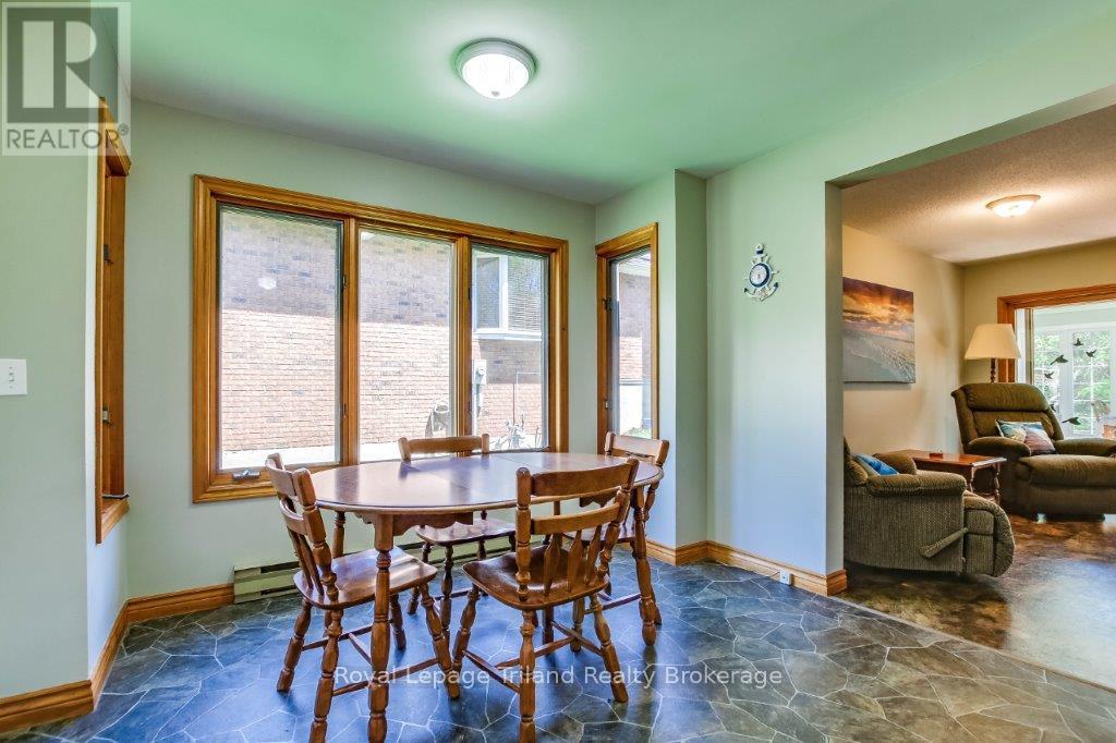 Photo 18 of 34 for 50 Warwick Avenue N