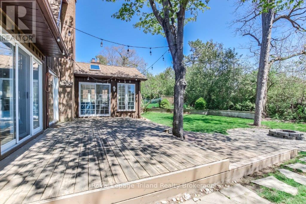 Photo 25 of 34 for 50 Warwick Avenue N