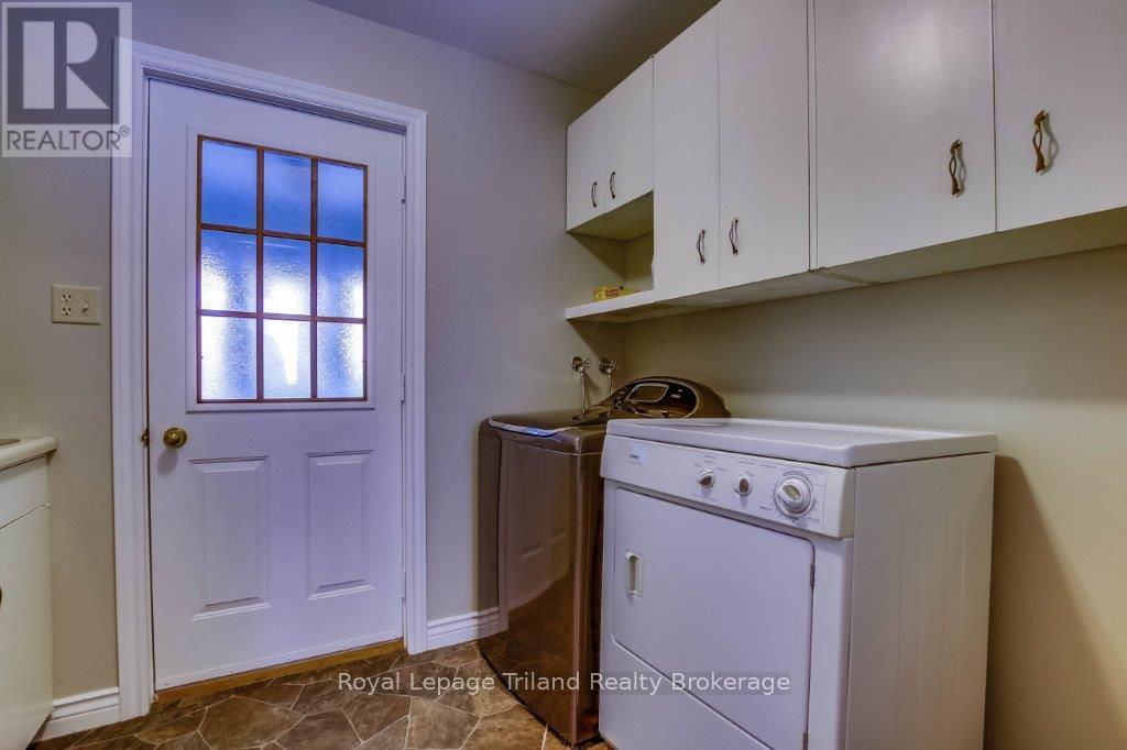 Photo 3 of 34 for 50 Warwick Avenue N